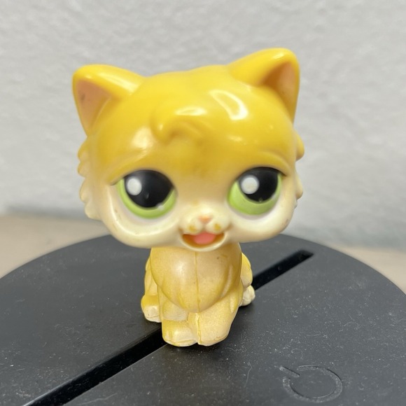 Littlest Pet Shop First Generation Yellow Cat "Persian Cat" Sticks out Tongue - Picture 1 of 7